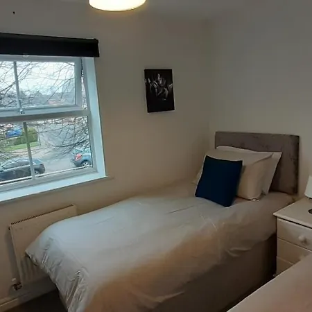 Hawksworth House In Near Solihull, Near Nec, Hs2, Jaguar Land Rover, Bear Grylls Centre, World And Airport With A Garage And Free Parking, Great For Families דירה