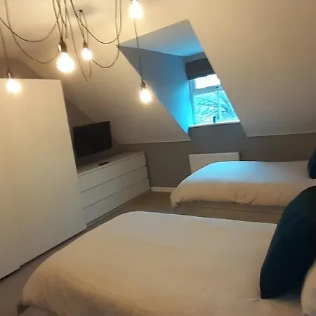 דירה Hawksworth House In Near Solihull, Near Nec, Hs2, Jaguar Land Rover, Bear Grylls Centre, World And Airport With A Garage And Free Parking, Great For Families ברמינגהאם