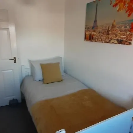 Hawksworth House In Near Solihull, Near Nec, Hs2, Jaguar Land Rover, Bear Grylls Centre, World And Airport With A Garage And Free Parking, Great For Families דירה *